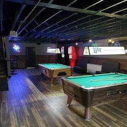 The White Horse Bar - Bar and recreation areas