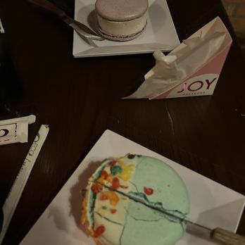Komodo Loco - Macaron ice cream sandwiches - Sushi Bars Near Me - Denton, Texas