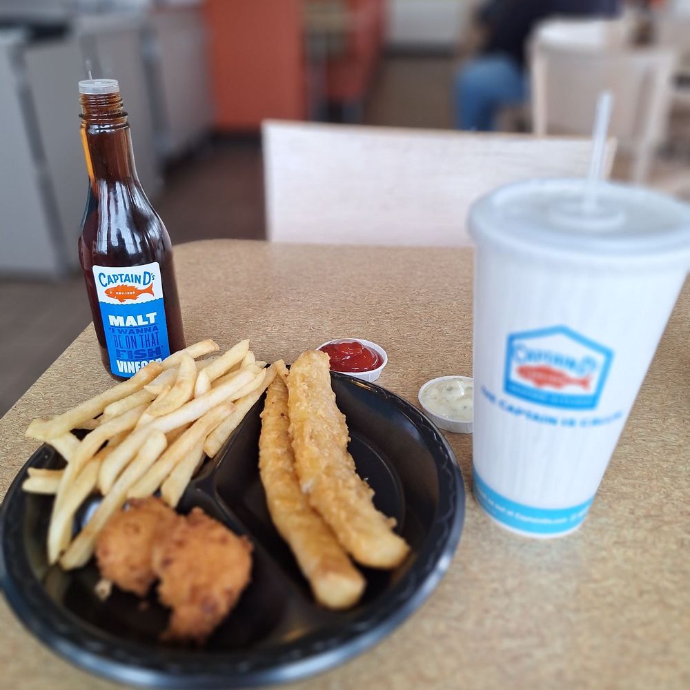 Captain D's - Fries and fish.. delish! - Seafood Near Me - Wapakoneta, Ohio