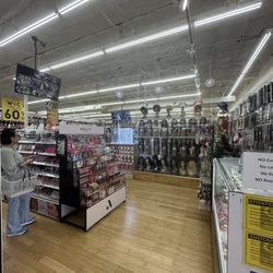 Gold 7 Beauty Supply - Inside