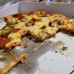 Chely's Pizza - "Thin" crust. This aint it.