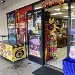 Exterior outside entrance of Nilgiris Cash And Carry - Entrance - Milpitas, California Exterior outside entrance of Nilgiris Cash And Carry - Entrance - Milpitas, California