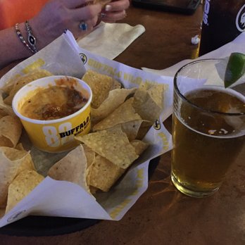 Buffalo Wild Wings - American Near Me - Goodyear, Arizona