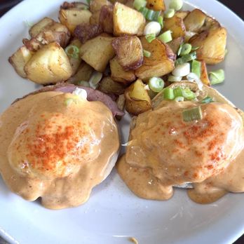 Miracle Mile Cafe - Eggs Benedict with home fries - Breakfast & Brunch Near Me - San Rafael, California Miracle Mile Cafe - Eggs Benedict with home fries - Breakfast & Brunch Near Me - San Rafael, California