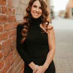 Bel Ami Salon - Janelle, Owner and level 4 stylist