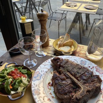 I Tuscani 2 - Florentine steak and garden salad - Steakhouses Near Me - Florence, FI