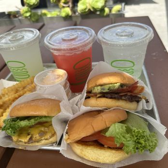Shake Shack Mission Valley - Drinks: lemonade, strawberry lemonade, sprite - Burgers Near Me - San Diego, California Shake Shack Mission Valley - Drinks: lemonade, strawberry lemonade, sprite - Burgers Near Me - San Diego, California