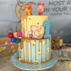 JoJo Cakes - Winnie the Pooh cake