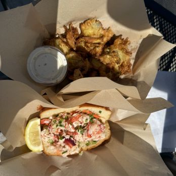 The Birds Cafe - Lobster roll, fried artichokes - Seafood Near Me - Bodega Bay, California The Birds Cafe - Lobster roll, fried artichokes - Seafood Near Me - Bodega Bay, California