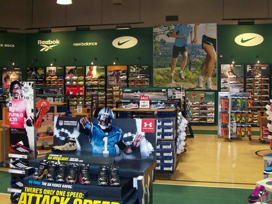 DICK’S SPORTING GOODS - Updated May 2026 - 17318 Valley Mall Rd