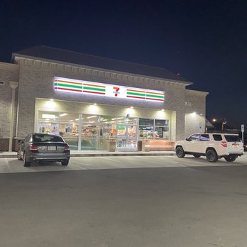 7-Eleven - the exterior of a convenience store at night - Convenience Stores Near Me - Statesville, North Carolina