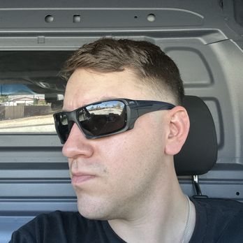 Vinny The Barber - Low fade thinned out the top - Barbers Near Me - Lake Elsinore, California Vinny The Barber - Low fade thinned out the top - Barbers Near Me - Lake Elsinore, California