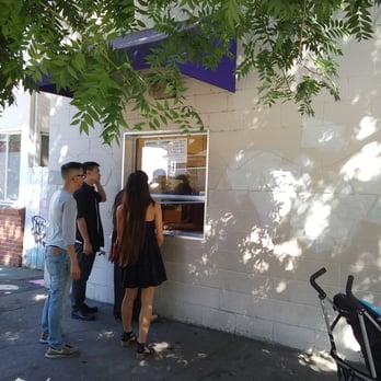 Osaka-Ya - Window where they sell snow cones - Desserts Near Me - Sacramento, California