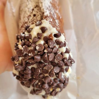 Mike's Pastry - Bakeries Near Me - Boston, Massachusetts