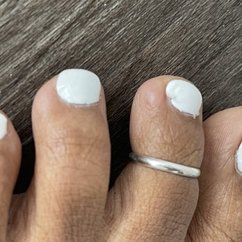 La Victore Nails - Gel polish peeling within HOURS of service. The same day! - Nail Salons Near Me - Tucker, Georgia
