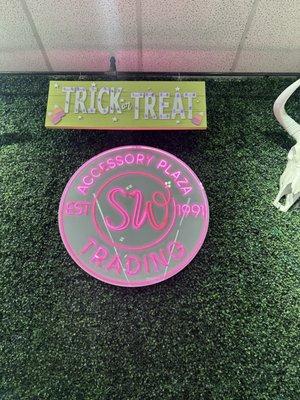 SW Trading Accessory Plaza by null