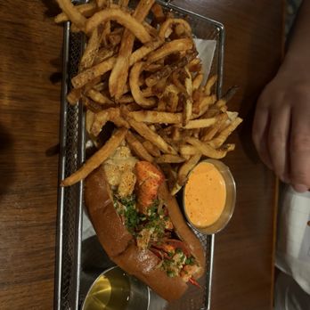 Gretel - Lobster Roll - Cocktail Bars Near Me - Chicago, Illinois