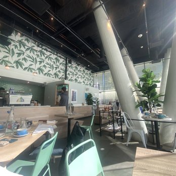 Bluestone Lane Logan Circle Café - Coffee & Tea Near Me - Washington, DC, District of Columbia