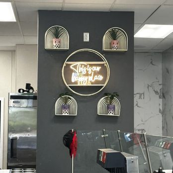 Bubble Bee - Inside - Juice Bars & Smoothies Near Me - Clovis, California