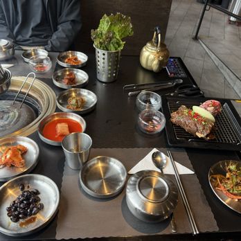 Naksan BBQ - presetting table - Korean Near Me - Boston, Massachusetts
