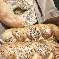 Mo's Bagel & Deli Of Northport - Flagels and Twists
