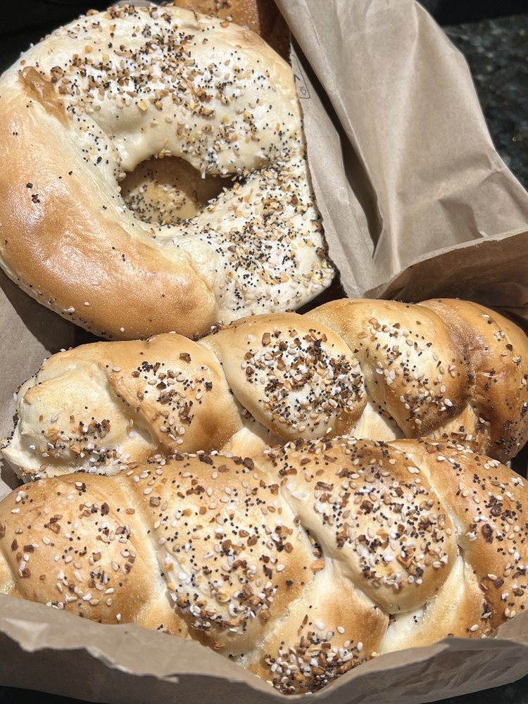 MO’S BAGEL & DELI OF NORTHPORT Updated October 2024 41 Photos & 23