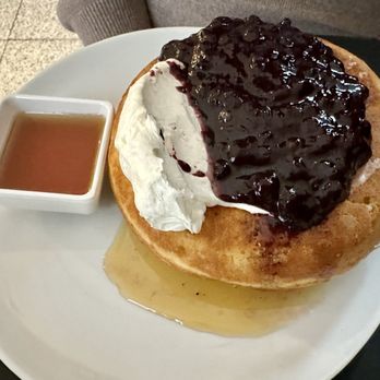Cotidiano - Waffle with blueberry - Breakfast & Brunch Near Me - Lisbon, 11