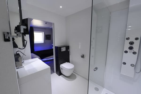 Art Hotel Tours by null