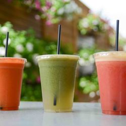 Las Delicias panaderia y pasteleria - 100% NATURAL JUICES , MILK SHAKES ,LICUADOS. VAMPIROS,JUGO VERDE ETC.