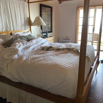 Inn On Summerhill - King bed - Bed & Breakfast Near Me - Summerland, California