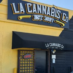 LA Cannabis - Front of business