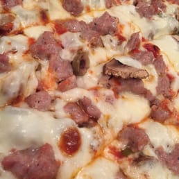 Best pizza in Faribault! The beer isn't bad either. Staff is super friendly as well. Come, eat, drink, have fun responsibly.