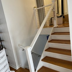 TOSA TV Mounting - Wire stair railing with wooden post, built from scratch