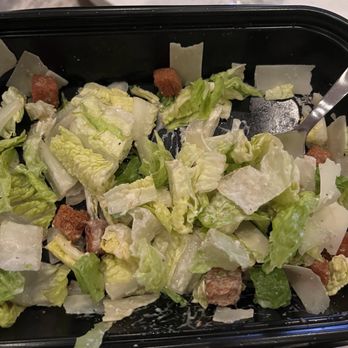 IL Bosco Pizza - Basically inedible.  Croutons are mushy and the lettuce is complete crap white ends of lettuce.  Pizza is great but don't get the salad. - Pizza Near Me - Scottsdale, Arizona