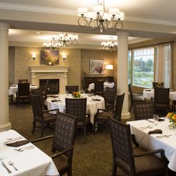 Oakmont of Redding - Community restaurant
