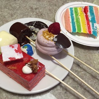 Pasteles - Desserts Near Me - Cancún, AGU
