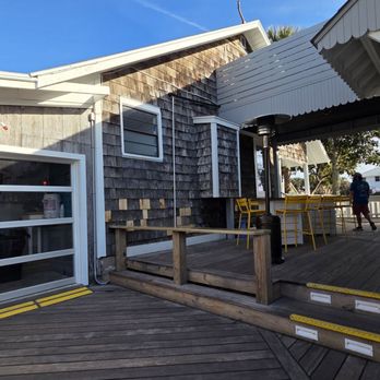 Pete’s Bar - Bars Near Me - Neptune Beach, Florida