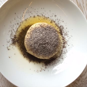 Häppies - Plum dumpling - Cafes Near Me - Berlin, BE