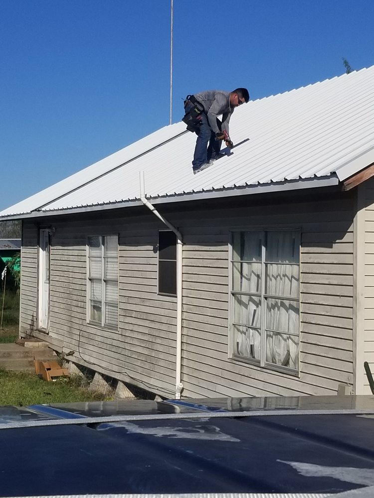 Slide of Mako Roofing And Design