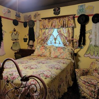 Stone Lion Inn - Bed & Breakfast Near Me - Guthrie, Oklahoma Stone Lion Inn - Bed & Breakfast Near Me - Guthrie, Oklahoma