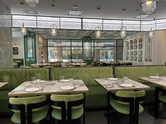 1983 Chinese Cuisine Restaurant by null