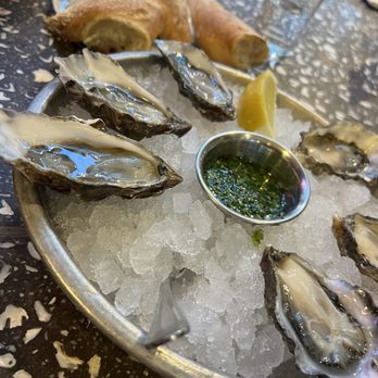 Hog Island Oyster Co - Half Hog Island Sweetwater and half Hog Island Highwater. - Seafood Near Me - Napa, California Hog Island Oyster Co - Half Hog Island Sweetwater and half Hog Island Highwater. - Seafood Near Me - Napa, California
