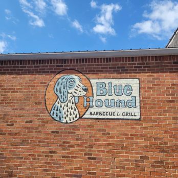 Blue Hound Barbecue - Look for the closed Marathon gas station.  And look for the large pig. - Barbeque Near Me - Dillard, Georgia