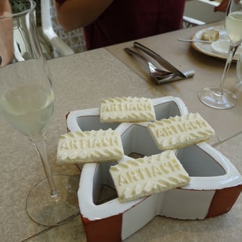Disfrutar - Smoked Indiazabal cheese biscuit with apple - Modern European Near Me - Barcelona, B