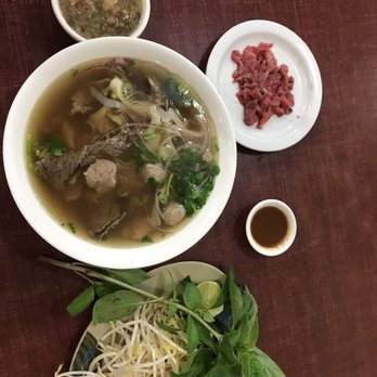 Pho Hung by Night Restaurant - Pho. Yum - Vietnamese Near Me - Houston, Texas