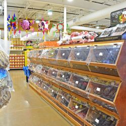Los Paisanos World Market