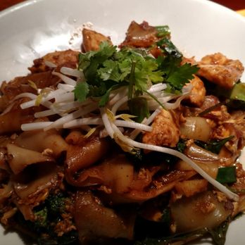 Big Bowl - Chicken pad see ew. This was okay. - Chinese Near Me - Edina, Minnesota Big Bowl - Chicken pad see ew. This was okay. - Chinese Near Me - Edina, Minnesota