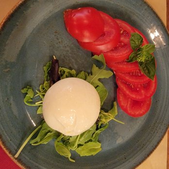 La Cantinetta Osteria con Cucina - So satisfying cutting open fresh mozzarella and watching the yumminess spreading open.. - Italian Near Me - Florence, FI