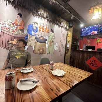 Cauldron Chicken - Dining space - Chicken Shop Near Me - New York, New York