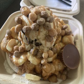 Sticky Icky Funnel Cakes - #12 REESE'S P.B - Juice Bars & Smoothies Near Me - Long Beach, California Sticky Icky Funnel Cakes - #12 REESE'S P.B - Juice Bars & Smoothies Near Me - Long Beach, California